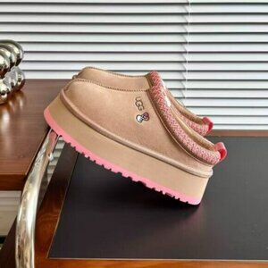 Ugg Tazz Love ‘25 Arroyo Tropical Pink Slippers Limited Edition